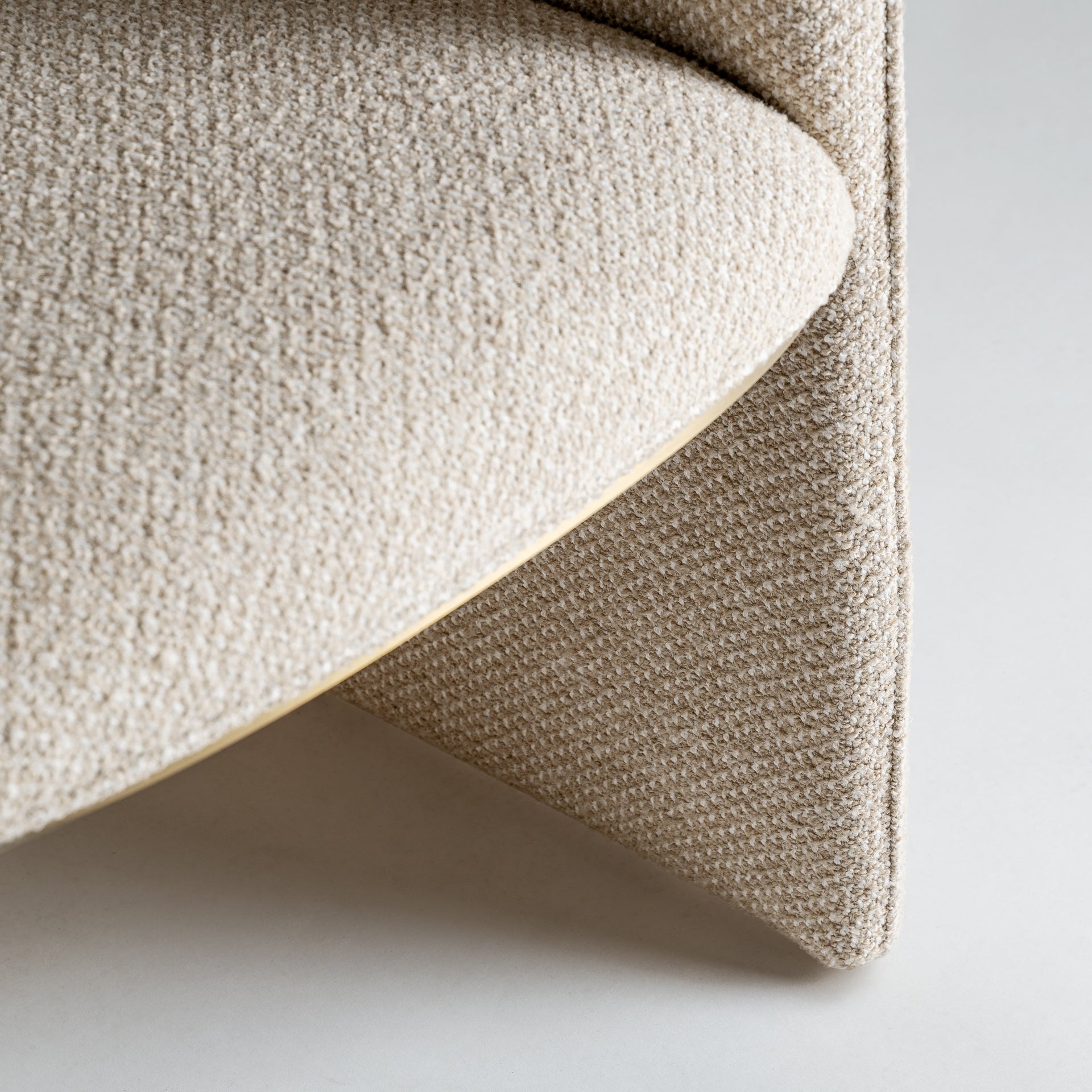 MAYUN ARMCHAIR